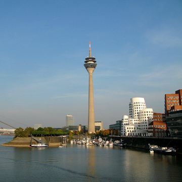 Architektur im Medienhafen. Düsseldorf entdecken, Studiosus erleben.
