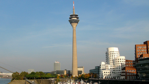 Architektur im Medienhafen. Düsseldorf entdecken, Studiosus erleben.