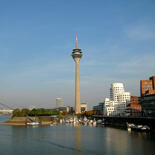 Architektur im Medienhafen. Düsseldorf entdecken, Studiosus erleben.